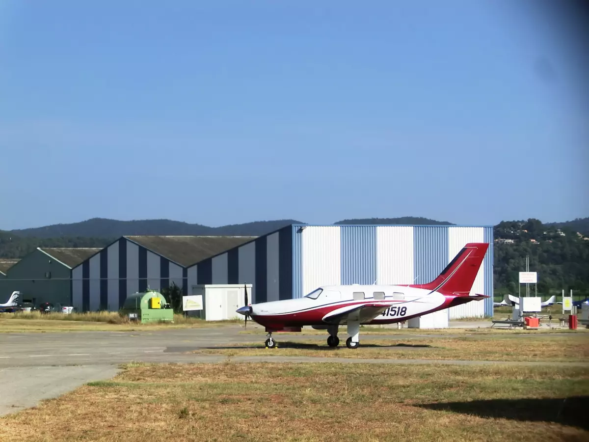 alternative taxi aerodrome cuers pierrefeu Var PACA